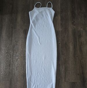 Elegant White Sleeveless Dress